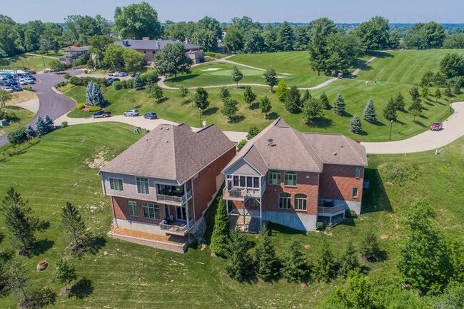 Building Photo - 12 Pinnacle Dr