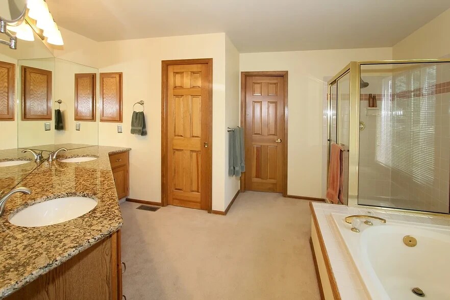Building Photo - 4990 Nightshade Cir