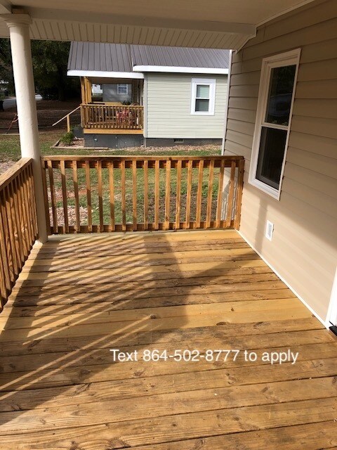 rocking chair front porch - 1910 Martin Ave