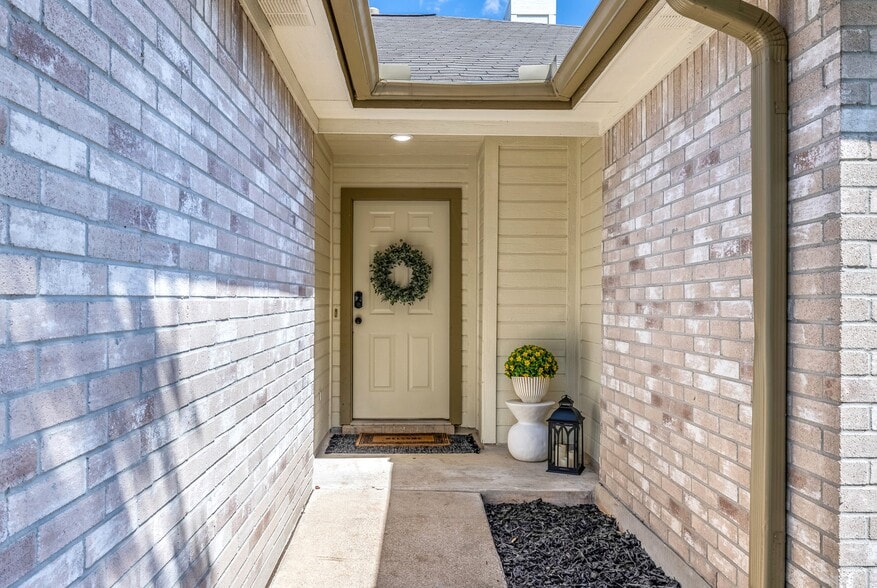 Building Photo - 3819 Westfield Dr