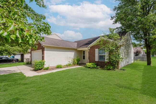 Building Photo - Brownsburg Schools and a Fenced In Backyard!!