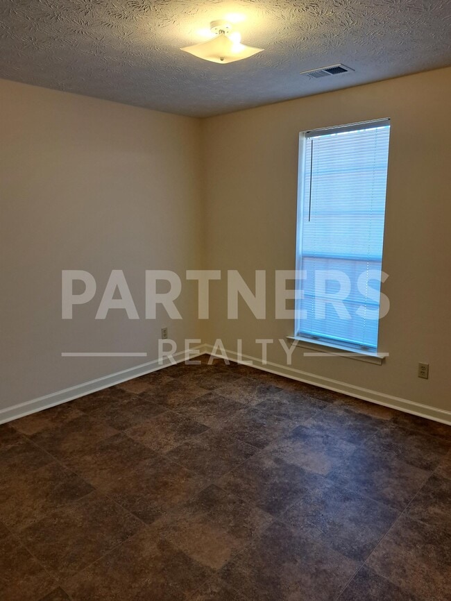 Building Photo - 844 Brookland Curv