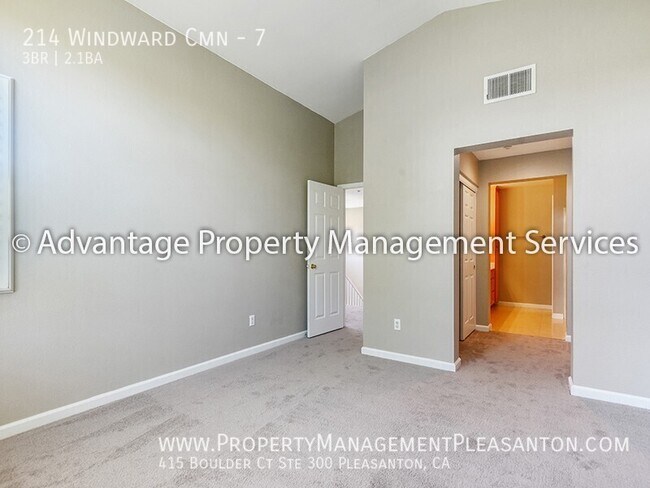 Building Photo - 214 Windward Common