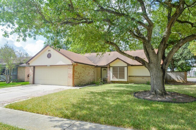 Building Photo - 19331 Nasworthy Dr