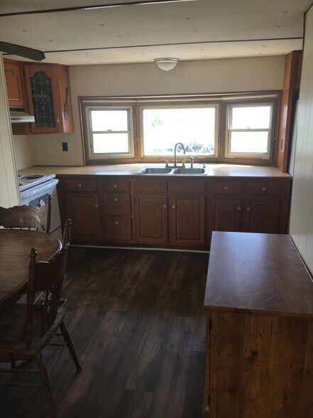 Building Photo - 1115 3rd St