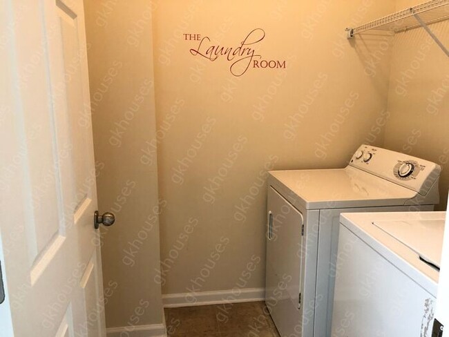 Building Photo - 6002 Cobblestone Creek Trail