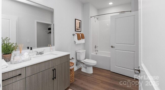 Building Photo - 2546 Perimeter Pointe Pkwy