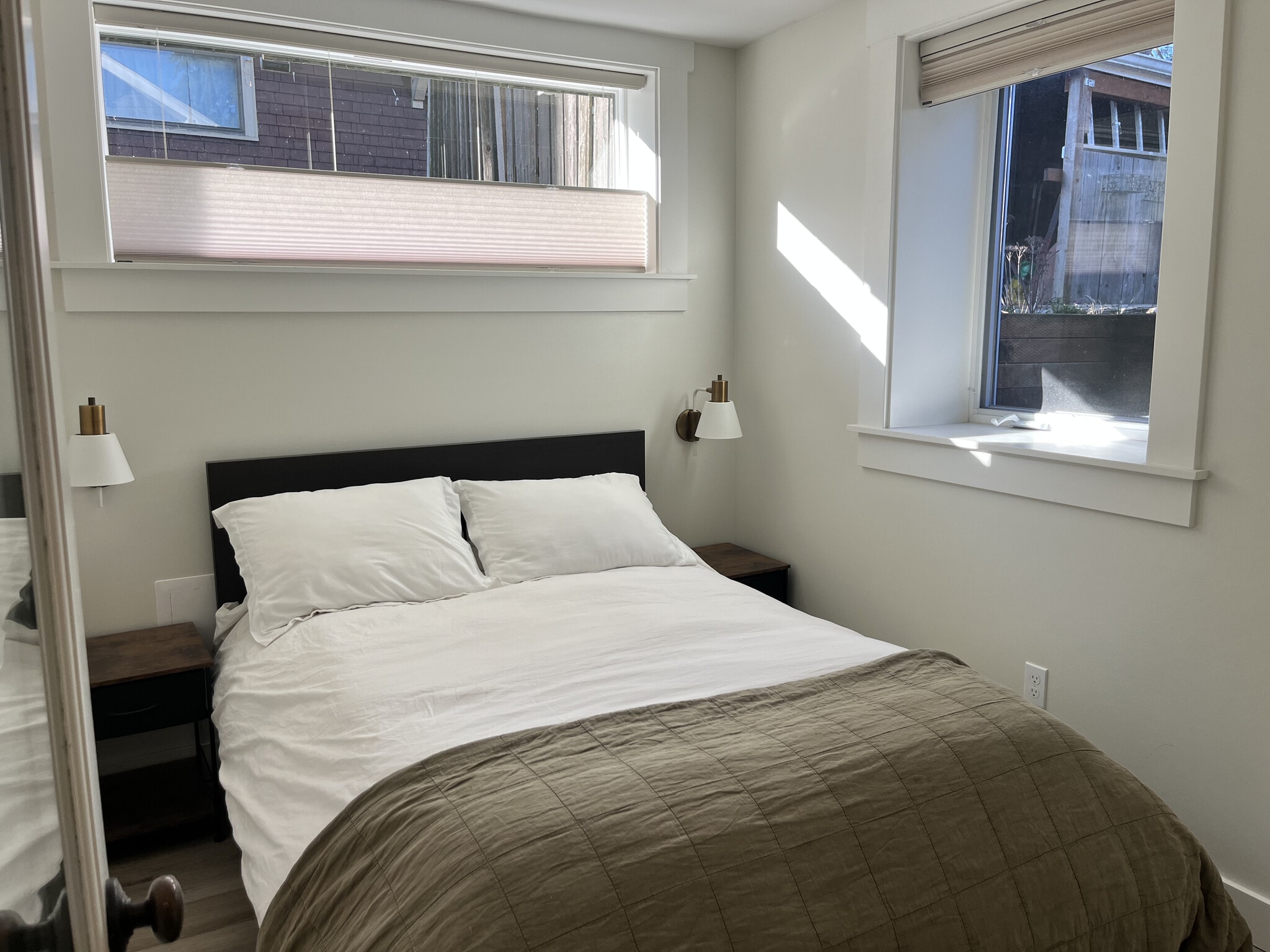 Building Photo - 6113 39th Ave S