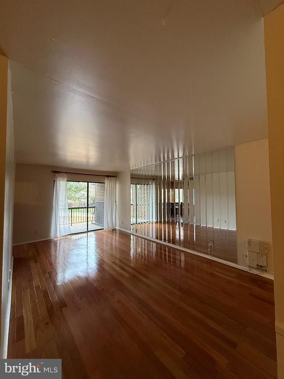 Building Photo - 11214 Cherry Hill Rd