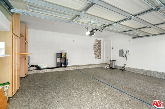 Building Photo - 5923 Etiwanda Ave