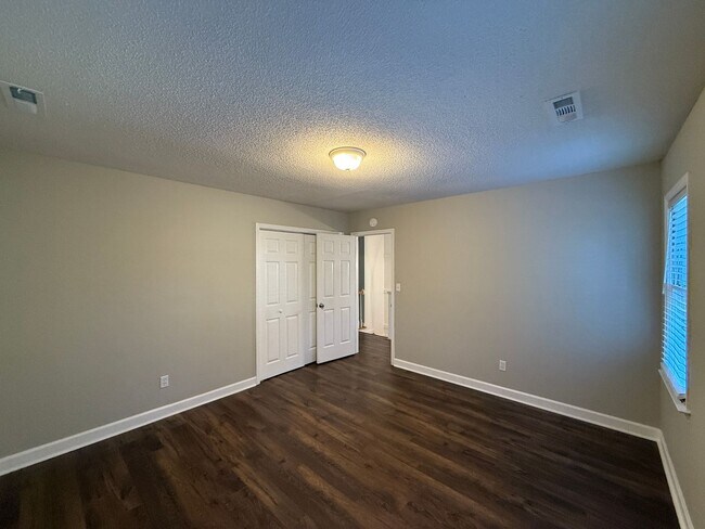 Building Photo - 6714 Amberley Ln