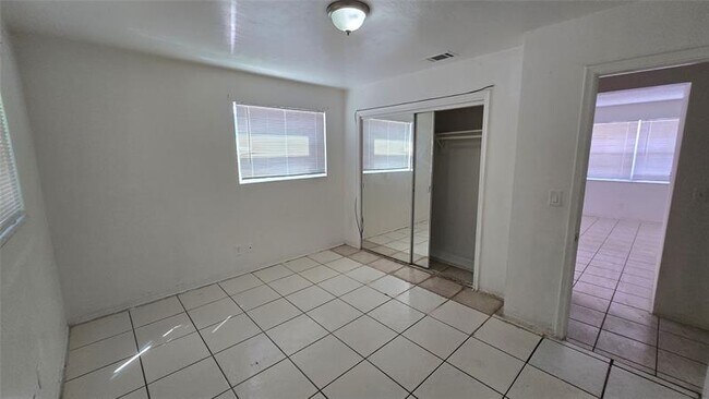 Building Photo - 2501 Pierce St