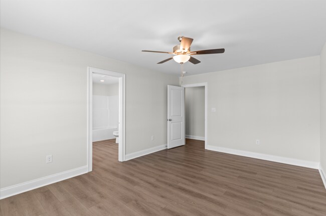 Building Photo - 214 Clifton Dr