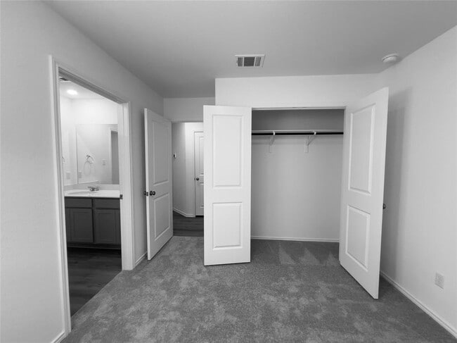 Building Photo - 603 Waterway Ave