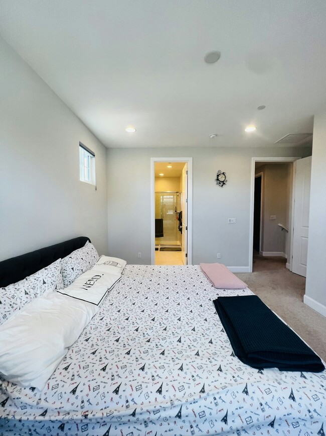 Building Photo - 1494 Arcangel Ter