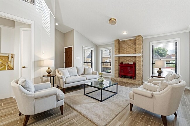 Building Photo - Lovely and Well maintained 2 bedroom & 2.5...