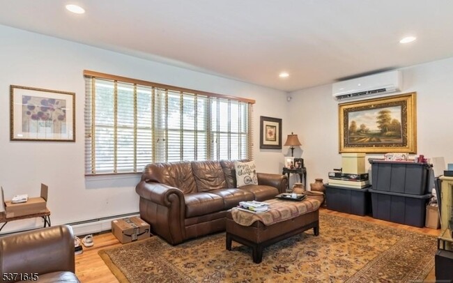 Building Photo - 326 Ramapo Valley Rd