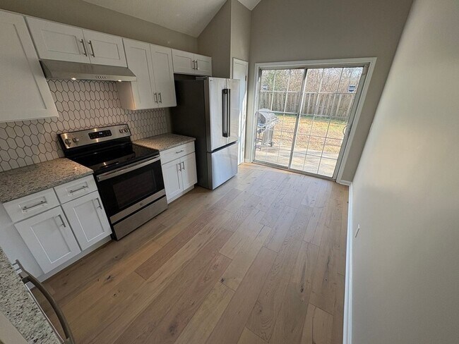 Building Photo - 5504 Knollcrest Ct