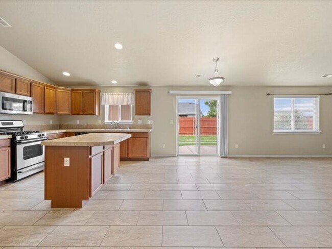 Building Photo - 6416 Three Rivers Dr
