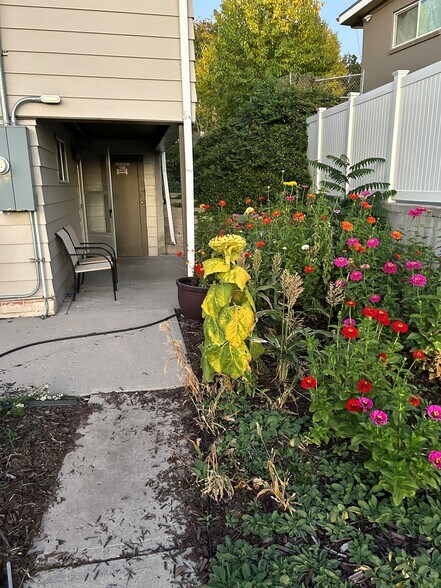 Entrance - 1766 E S Woodside Dr