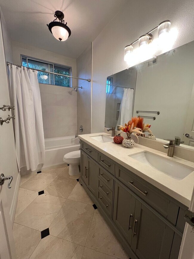 Building Photo - Beautifully Remodeled Poway Home