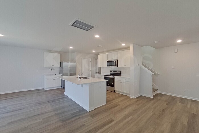 Building Photo - 111 Overstreet Way