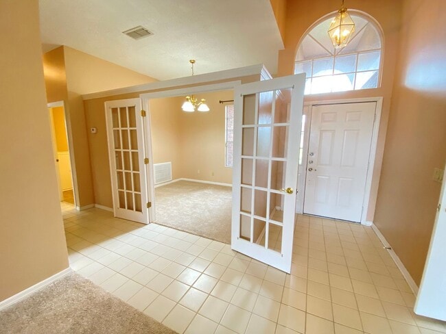 Building Photo - 3708 Molona Dr