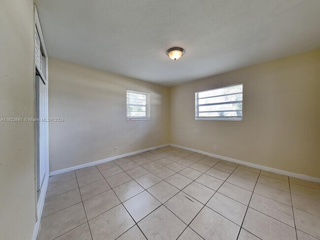 Building Photo - 5491 SW 6th St