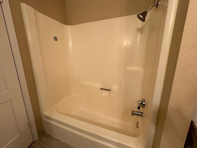 Building Photo - 2 Bedroom*1 Bathroom Patio Home