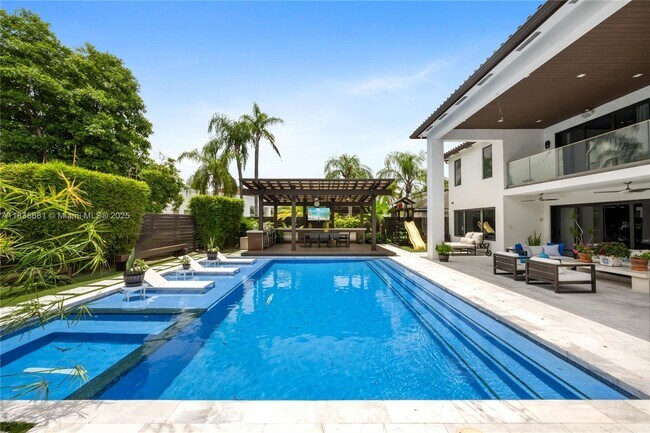 Building Photo - 9465 NW 52nd Doral Ln