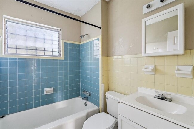 Building Photo - 912 Inchon Ct