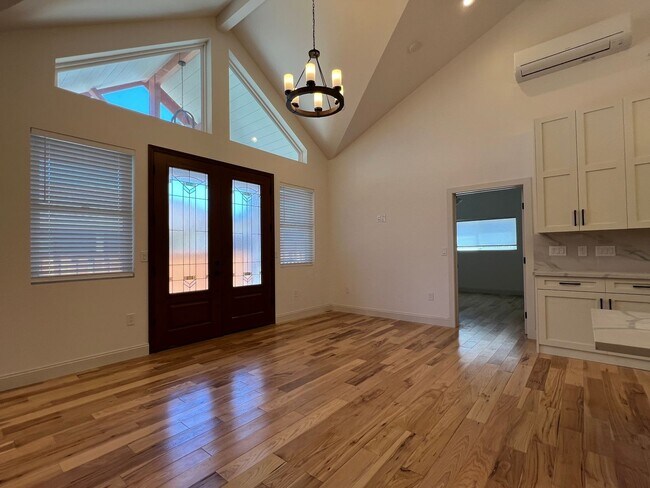 Building Photo - 7071 Martwood Way