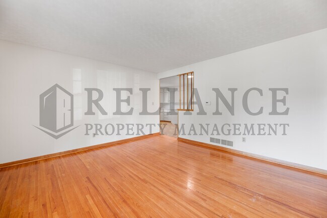 Building Photo - 1022 S Capri Ln