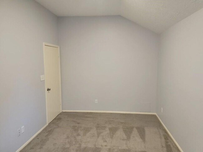 Building Photo - 9406 Walnut Glen Dr