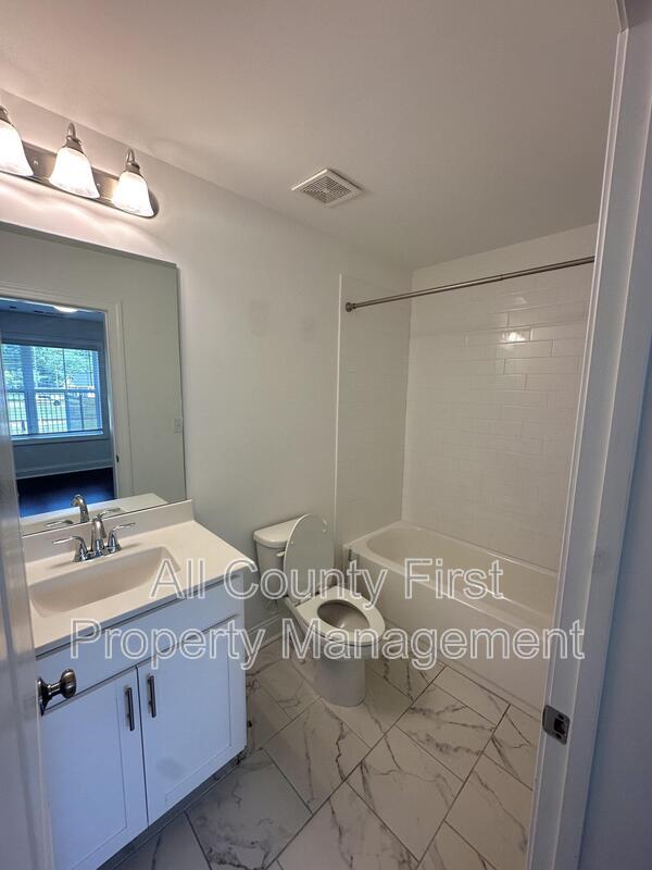 Building Photo - 788 Angora Aly