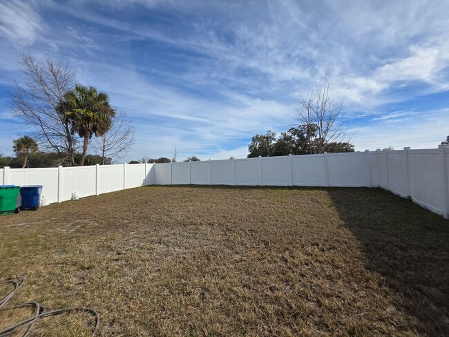 Building Photo - 4  bedroom 2 bath Home for Rent  in the He...