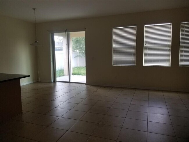 Building Photo - Move in Ready Home in Great Location