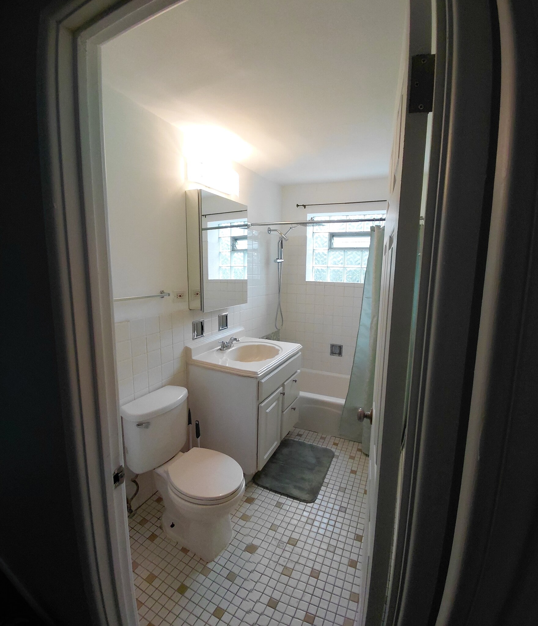 Building Photo - 4939 S Dorchester Ave