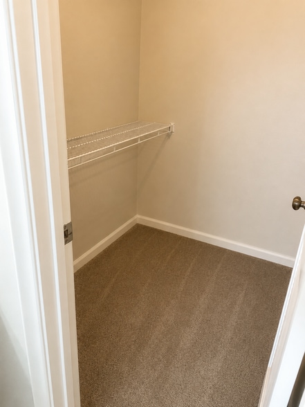 Building Photo - 4827 S Hemingway Cir