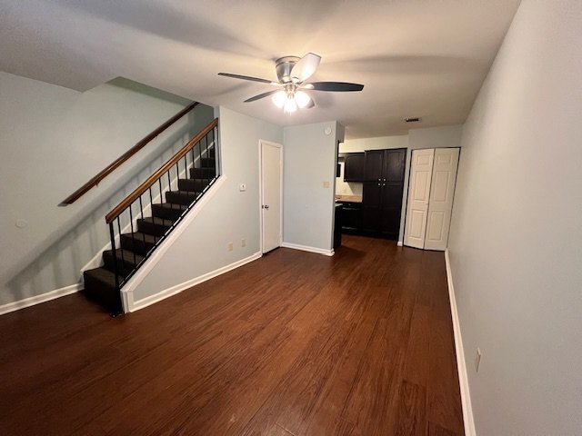 Building Photo - 503 E 6th St