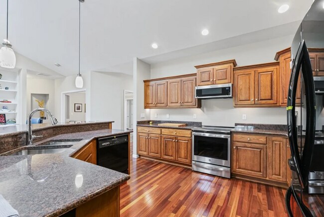 Building Photo - 1632 Cobblefield Rd