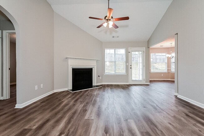 Building Photo - 1025 Borrington Ln