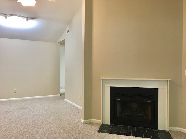Building Photo - 117 Gristmill Ln