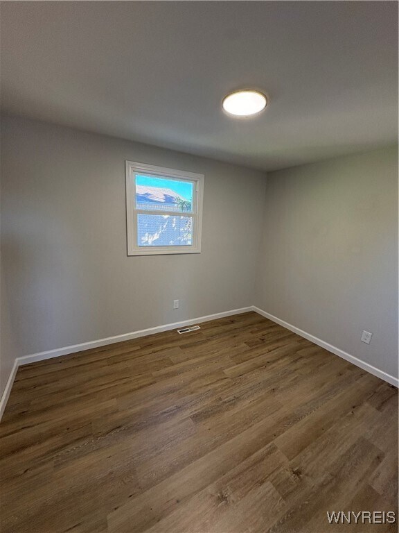 Building Photo - 862 Falcon Dr