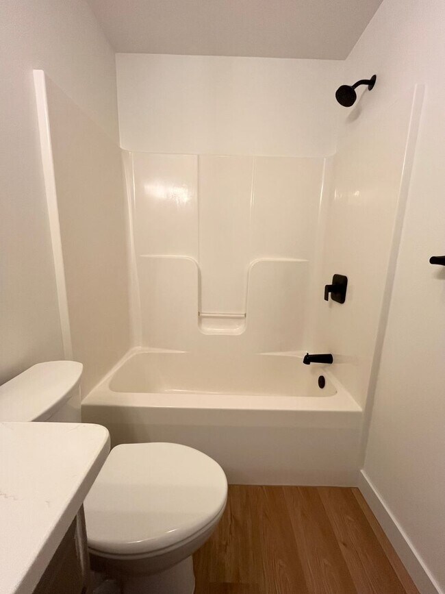 Building Photo - 3 Bed/3 Bath Twinhome in Brandon, SD!