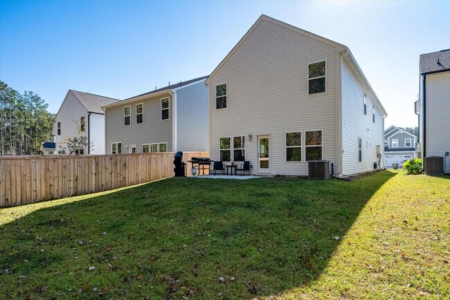 Building Photo - Beautiful 4 Bedroom Home with Office in Nexton
