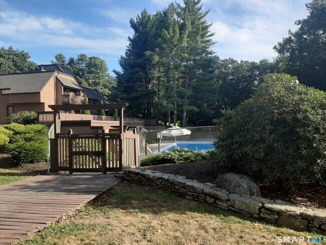 Building Photo - 83 Mallard Dr