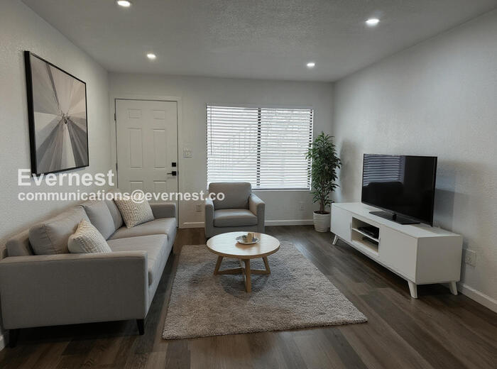 Building Photo - 2635 Hayden Rd