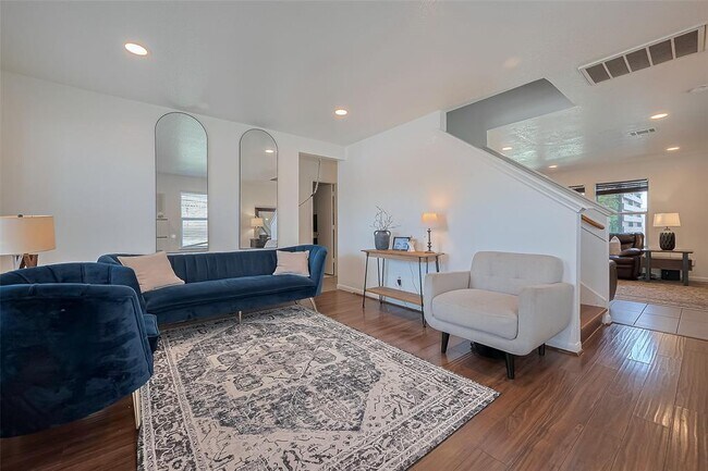Building Photo - 15214 Mission Forest Dr
