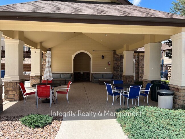 Building Photo - 1496 Royal Troon Dr
